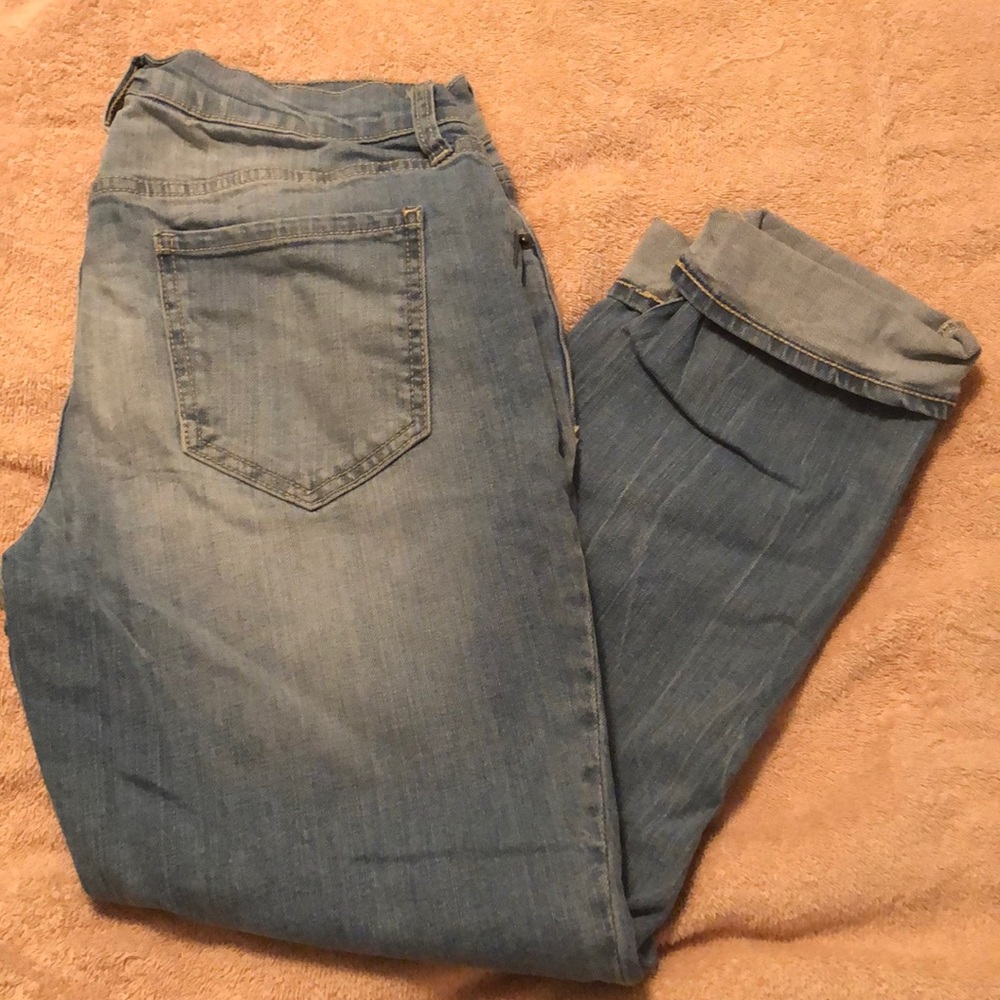 Old navy distressed capris